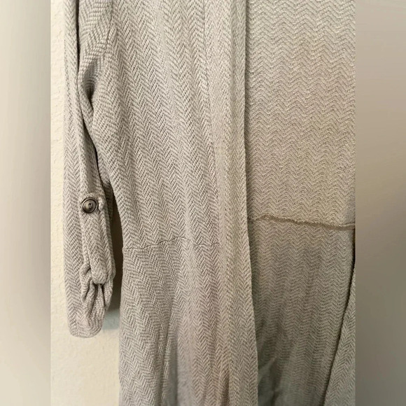 Yuni Women’s Grey rolled up sleeves cardigan size M - Picture 3 of 4